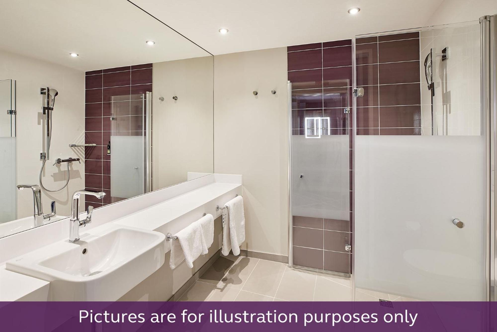 Premier Inn Luebeck City Stadtgraben Exterior photo